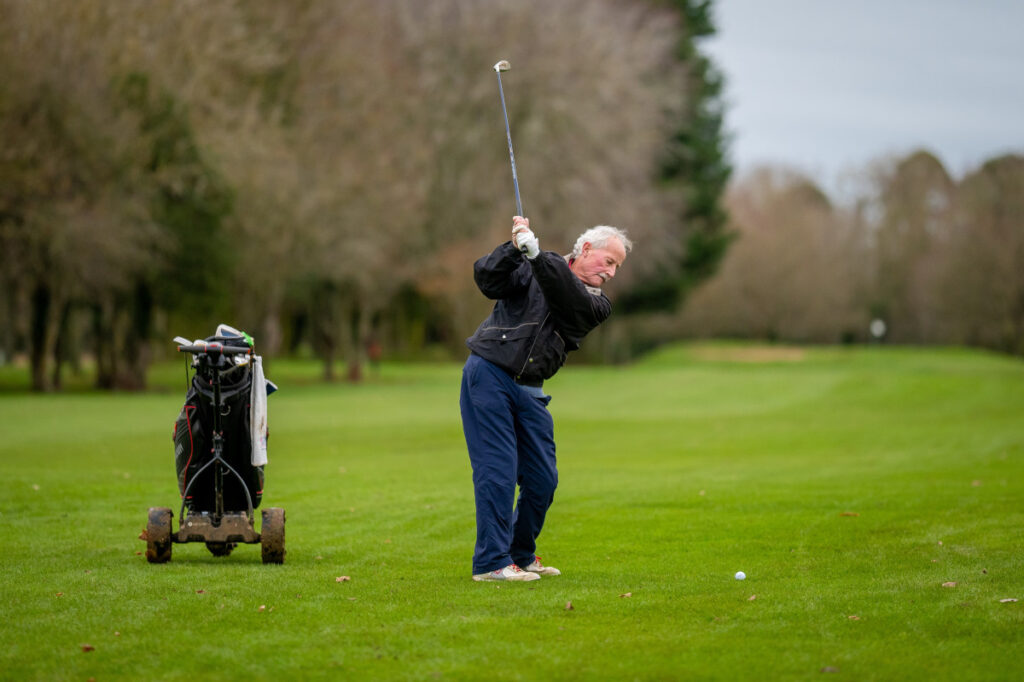 Golfschwung im hohen Alter lernen